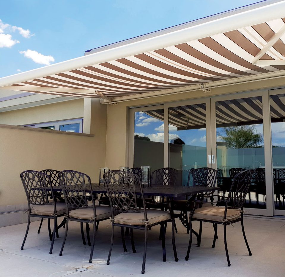 กันสาดแบบคาสเซ็ตแบบเปิดและแบบปิดแตกต่างกันอย่างไร?