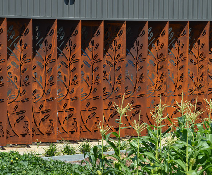 อายุการใช้งานของหน้าจอความเป็นส่วนตัวของ Corten Steel คืออะไร?