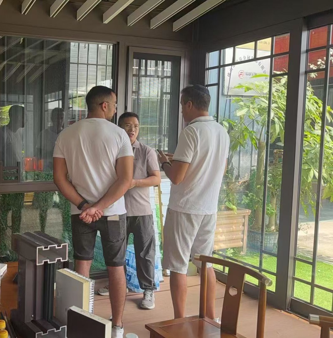 เยี่ยมชมโรงงาน Vionta Metal Pergola และอัปเดตการจัดส่งราวบันไดสแตนเลส