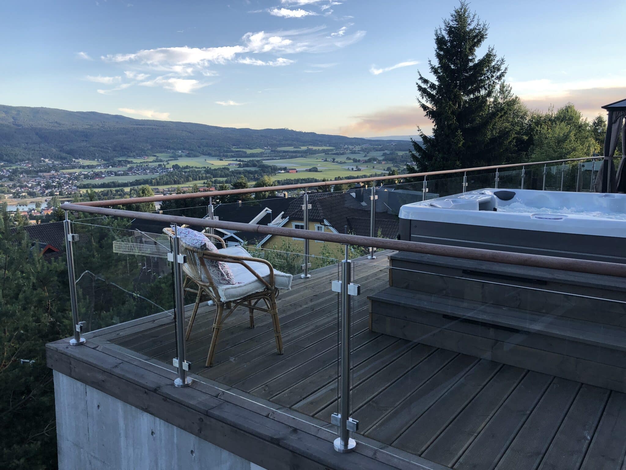 Vionta Metal Glass Railing For Deck
